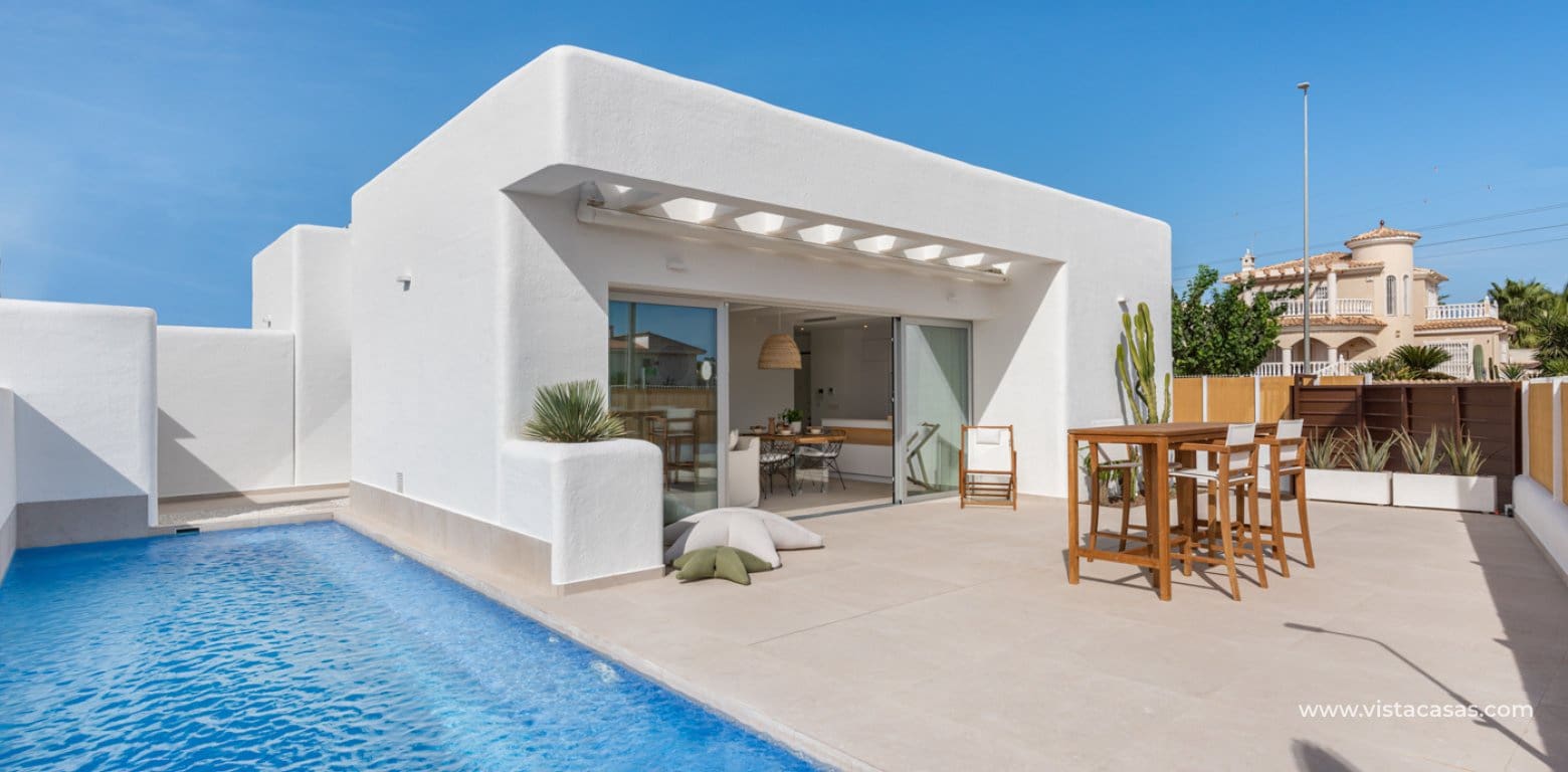 Chalet de 3 habitaciones en Los Alcázares en venta - 399.900 € (Ref: 9420055)