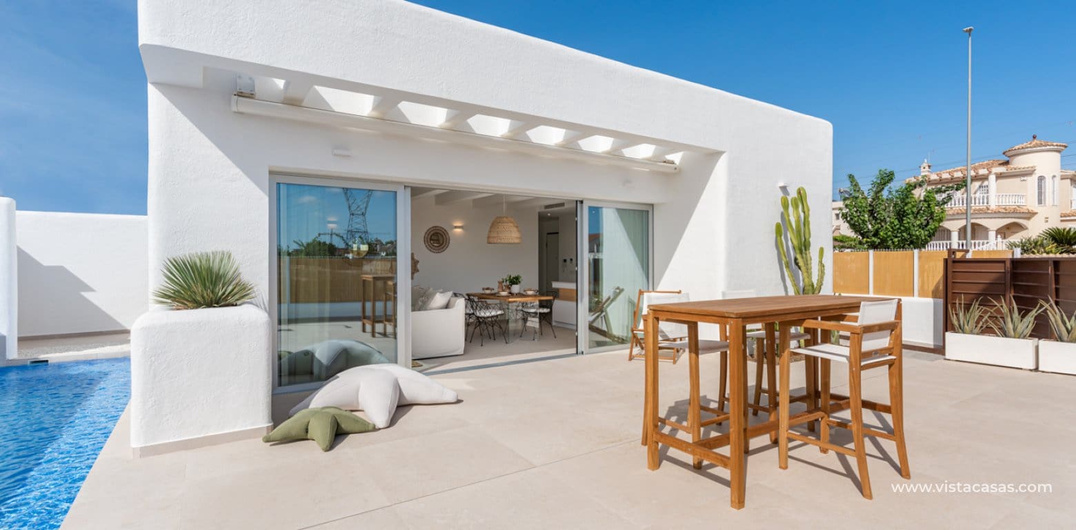 Chalet de 3 habitaciones en Los Alcázares en venta - 399.900 € (Ref: 9420055)