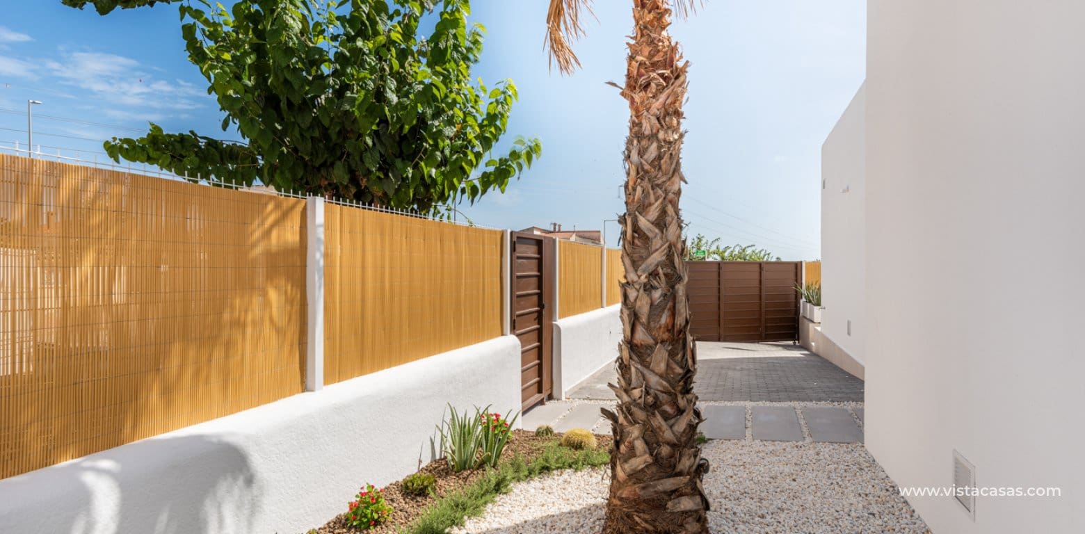 Chalet de 3 habitaciones en Los Alcázares en venta - 399.900 € (Ref: 9420055)