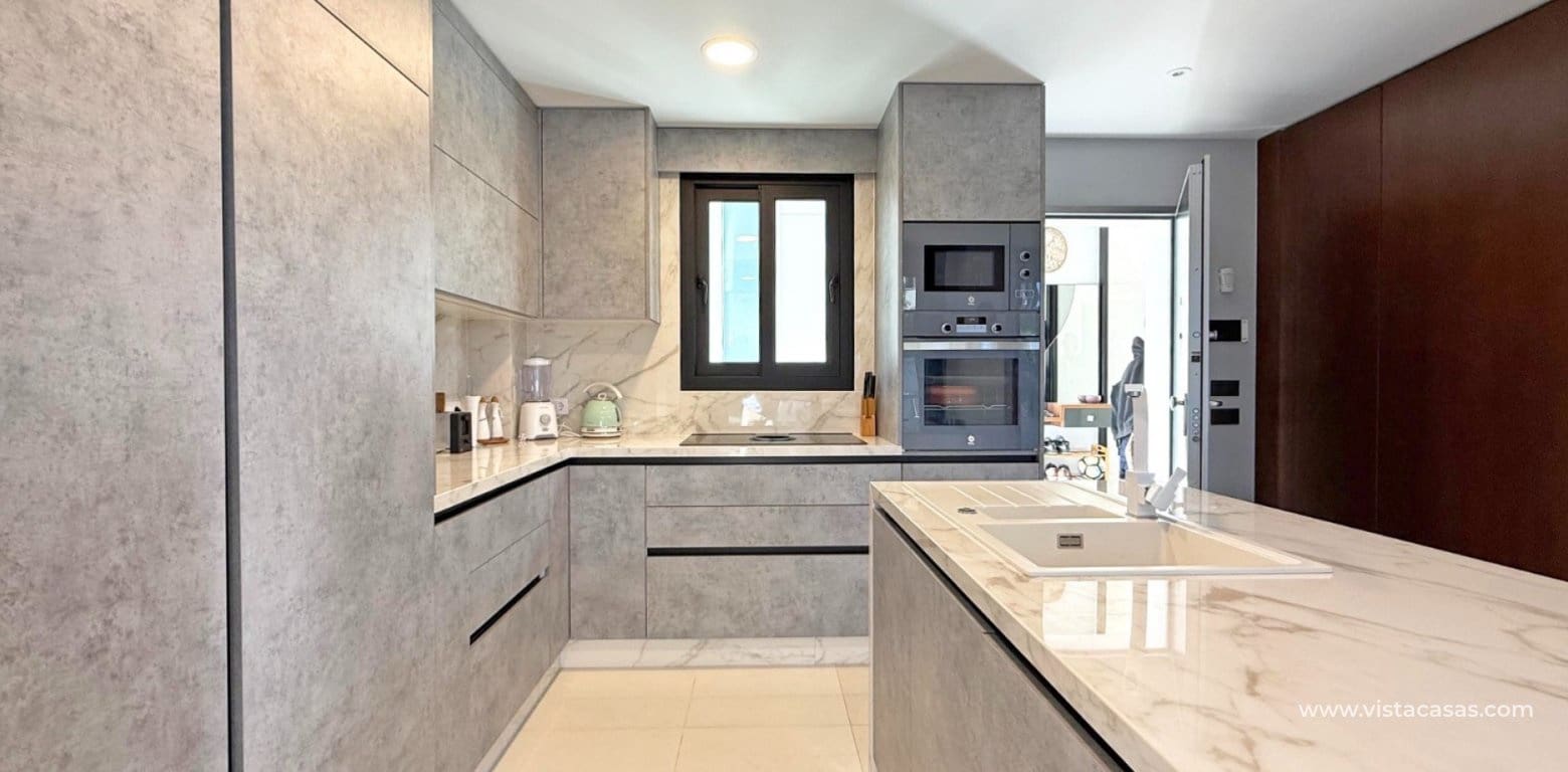 3 Zimmer Villa zu verkaufen in Villamartin - 475.000 € (Ref: 9420056)