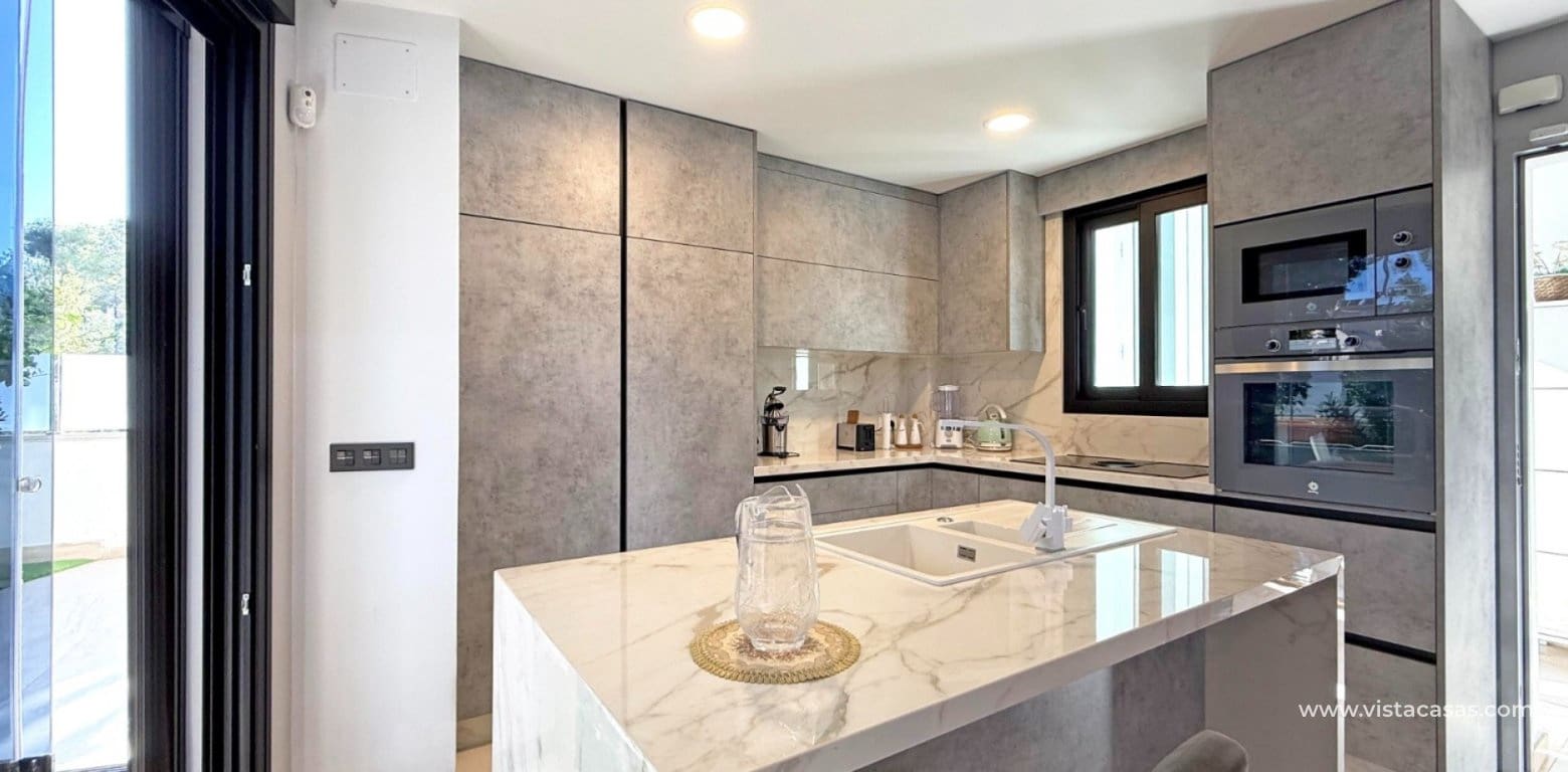 3 Zimmer Villa zu verkaufen in Villamartin - 475.000 € (Ref: 9420056)