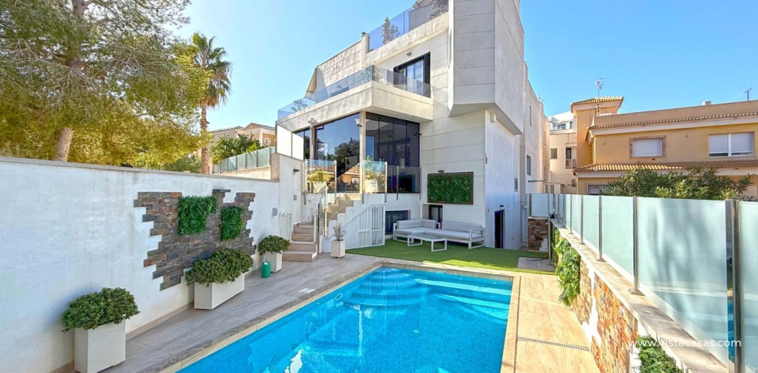 3 Zimmer Villa zu verkaufen in Villamartin - 475.000 € (Ref: 9420056)