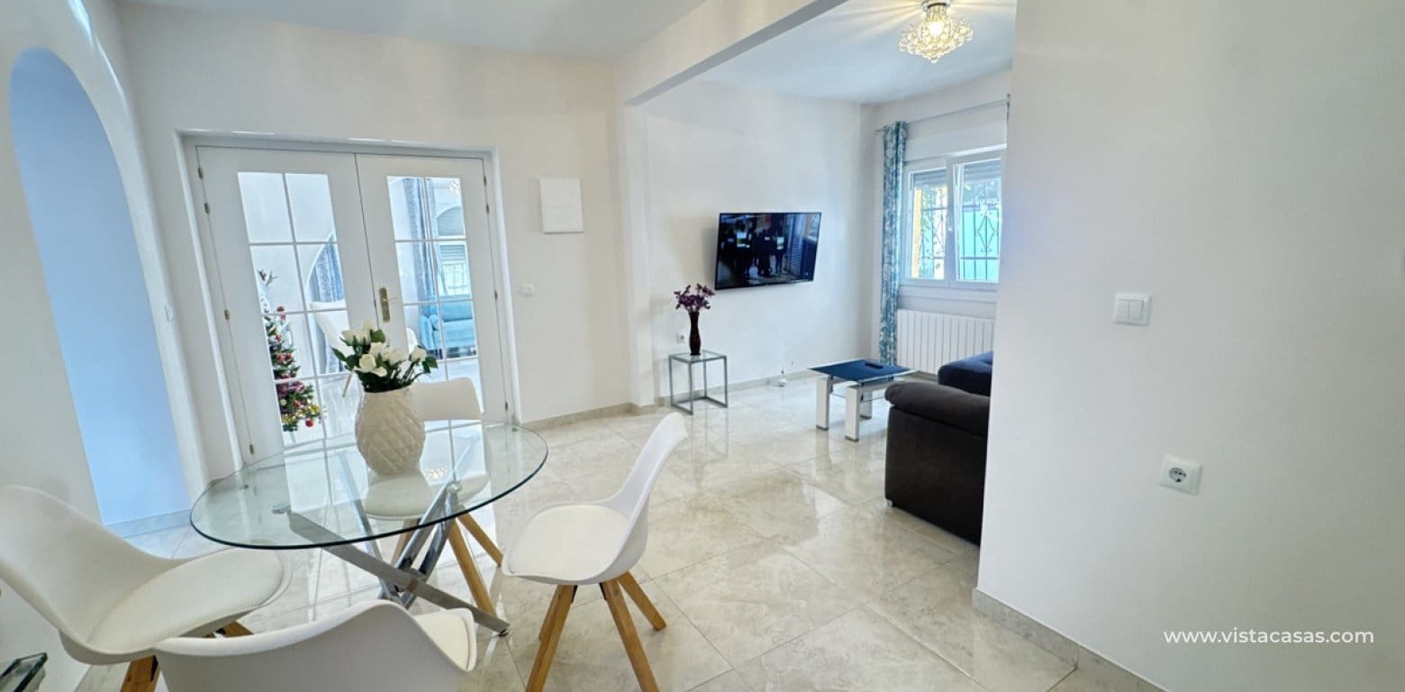 3 bedroom Villa for sale in Villamartin - € 375,000 (Ref: 9420059)