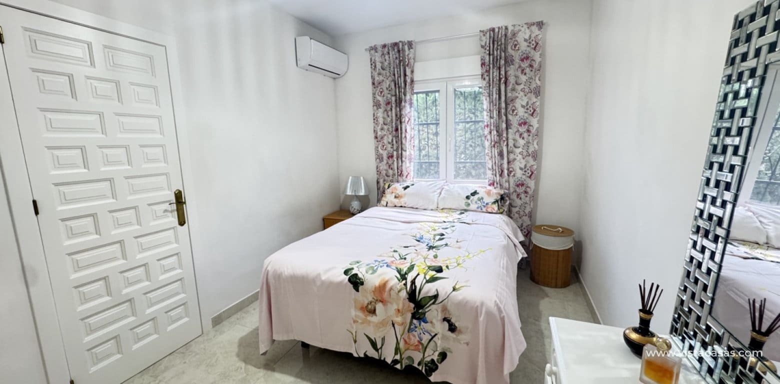 3 bedroom Villa for sale in Villamartin - € 375,000 (Ref: 9420059)