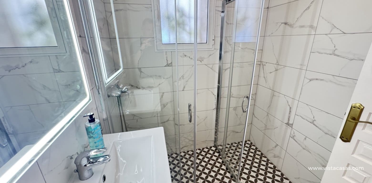 3 bedroom Villa for sale in Villamartin - € 375,000 (Ref: 9420059)