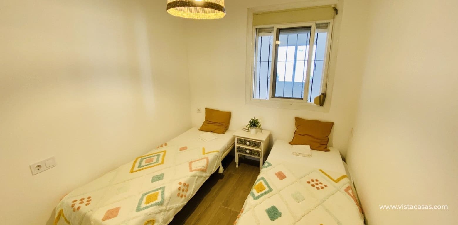 2 soveværelse Bungalow til salg i Playa Flamenca - € 165.000 (Ref: 9424104)