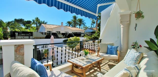 2 bedroom Townhouse for sale in Villamartin, Orihuela with pool - € 244,990 (Ref: 9424131)