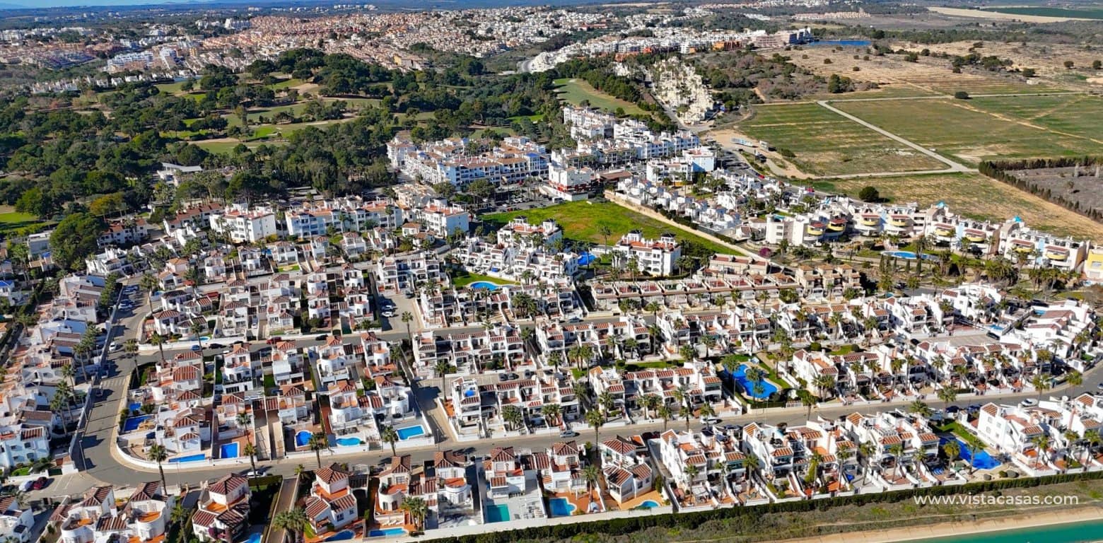 2 soveværelse Byhus til salg i Villamartin med swimmingpool - € 244.990 (Ref: 9424131)