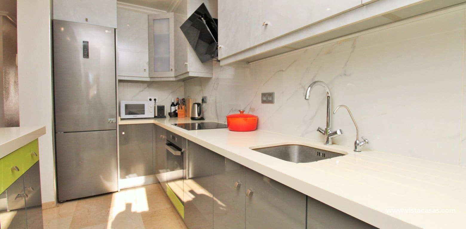 3 bedroom Bungalow for sale in Villamartin with pool - € 229,000 (Ref: 9428797)