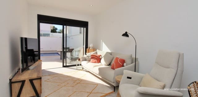 Casa de 2 habitaciones en Pilar de la Horadada en venta con piscina - 299.995 € (Ref: 9436478)
