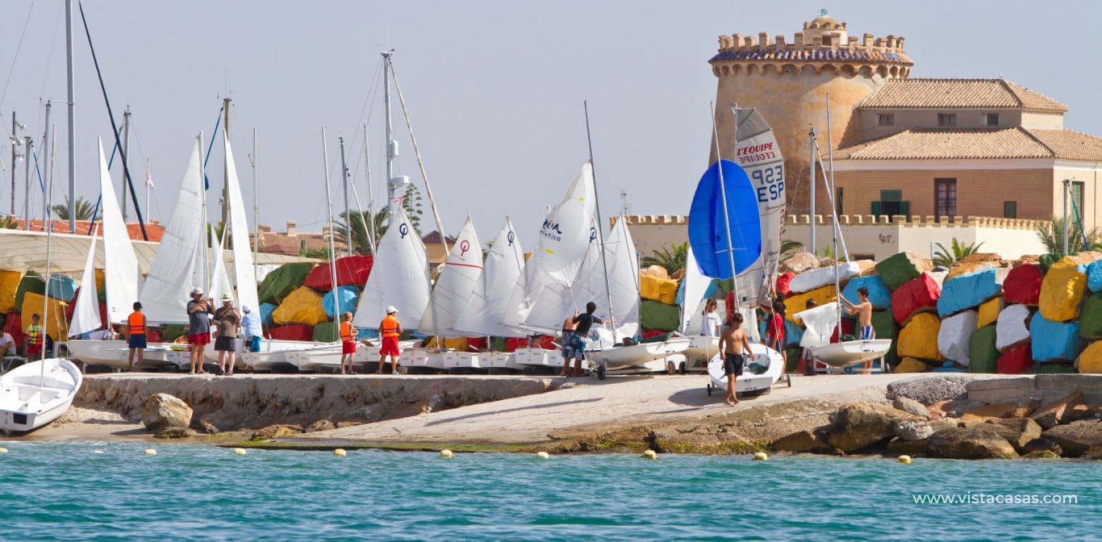 Casa de 2 habitaciones en Pilar de la Horadada en venta con piscina - 299.995 € (Ref: 9436478)