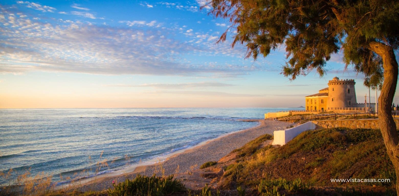 Casa de 2 habitaciones en Pilar de la Horadada en venta con piscina - 299.995 € (Ref: 9436478)