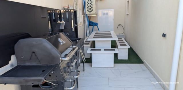 3 soveværelse Villa til salg i Villamartin, Orihuela - € 489.900 (Ref: 9440632)