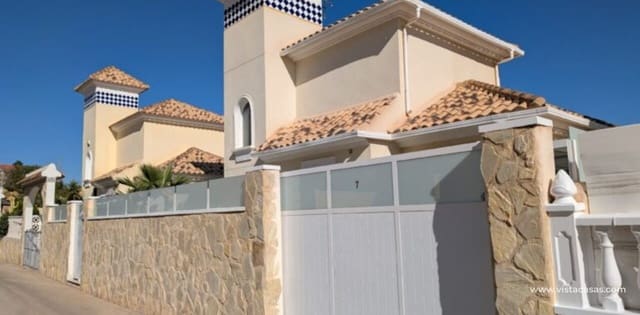 3 soveværelse Villa til salg i Villamartin, Orihuela - € 489.900 (Ref: 9440632)