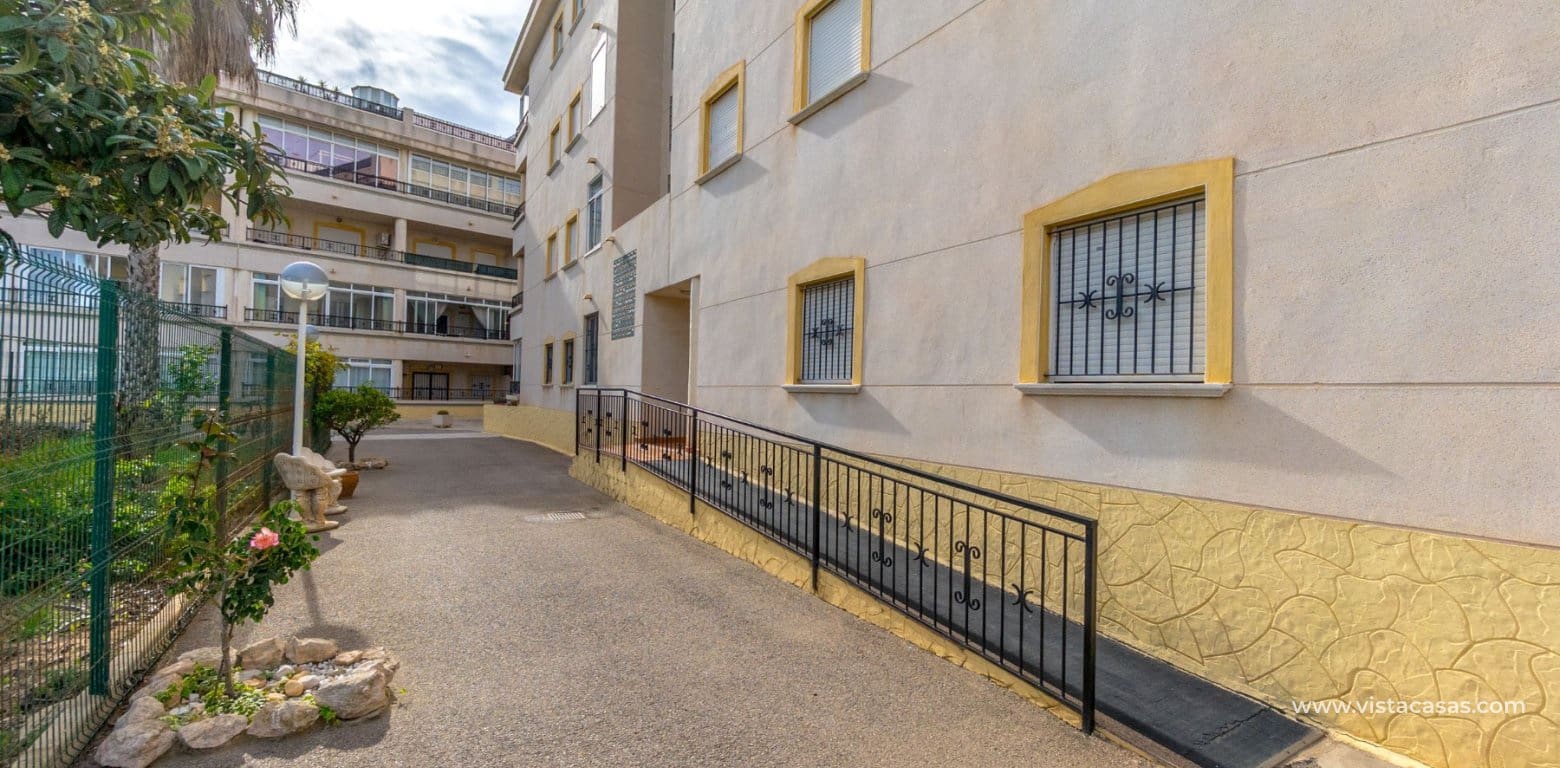 3 bedroom Apartment for sale in Playa Flamenca - € 210,000 (Ref: 9441957)