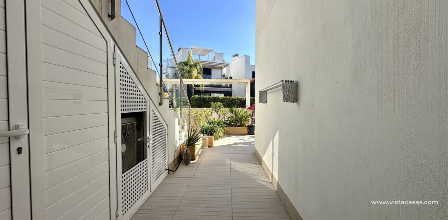 3 slaapkamer Appartement te koop in Punta Prima - € 295.000 (Ref: 9450688)