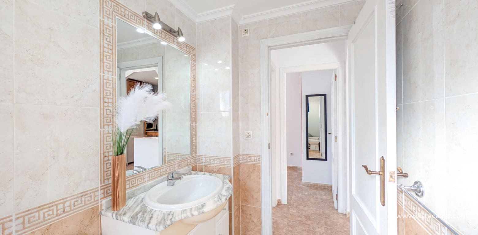 2 bedroom Apartment for sale in Cabo Roig - € 169,000 (Ref: 9452456)