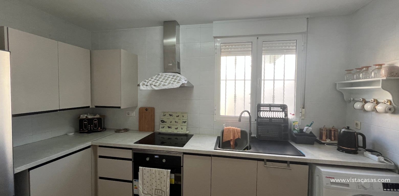 3 bedroom Townhouse for sale in Villamartin - € 175,000 (Ref: 9452457)