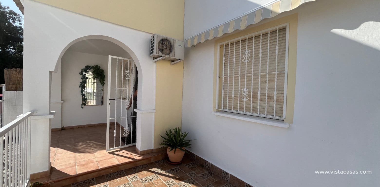 3 bedroom Townhouse for sale in Villamartin - € 175,000 (Ref: 9452457)