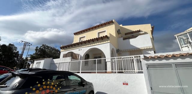 Casa de 3 habitaciones en Villamartin, Orihuela en venta - 175.000 € (Ref: 9452457)