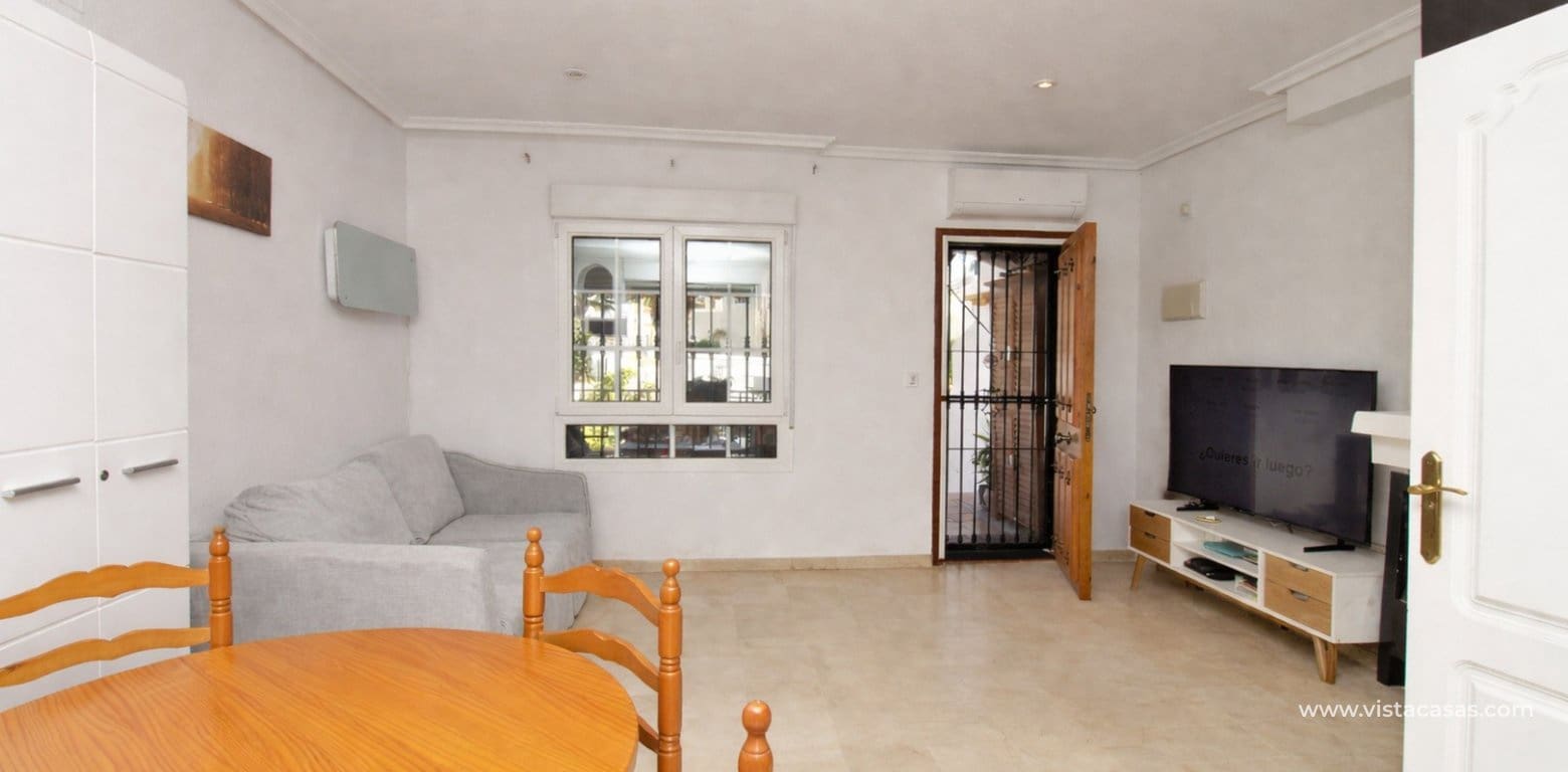 Casa de 2 habitaciones en Villamartin en venta con piscina - 229.995 € (Ref: 9464894)