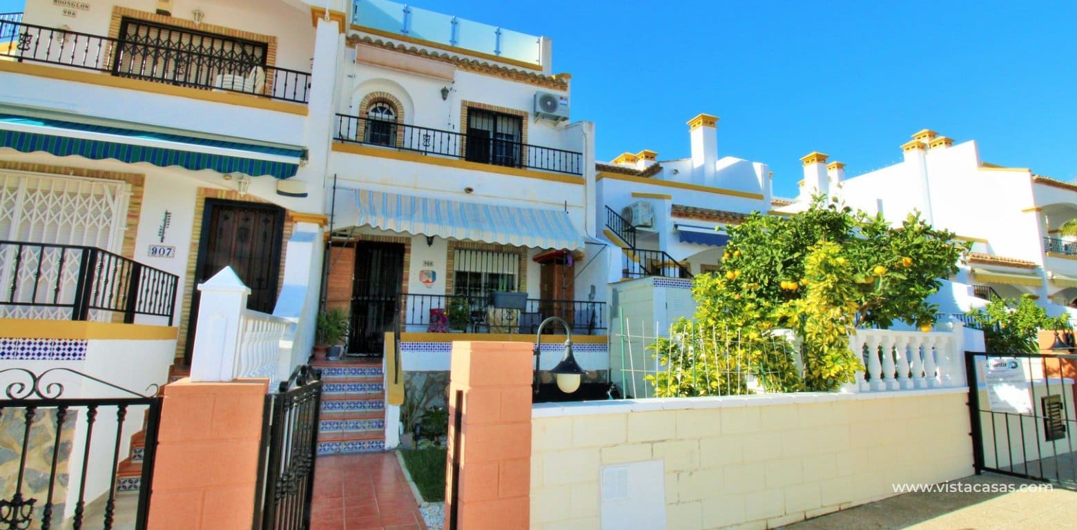 Casa de 2 habitaciones en Villamartin en venta con piscina - 229.995 € (Ref: 9464894)