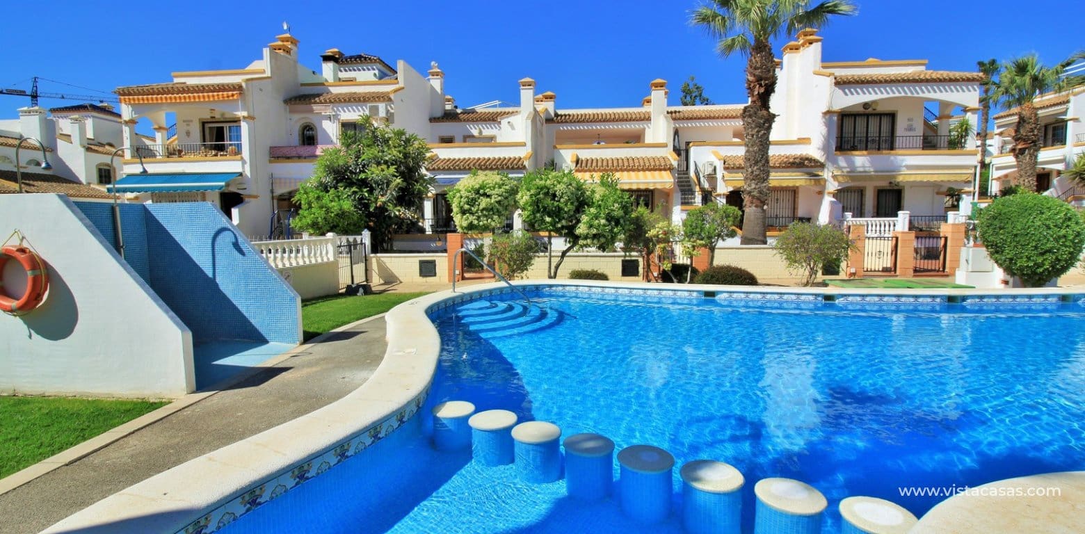 Casa de 2 habitaciones en Villamartin en venta con piscina - 229.995 € (Ref: 9464894)