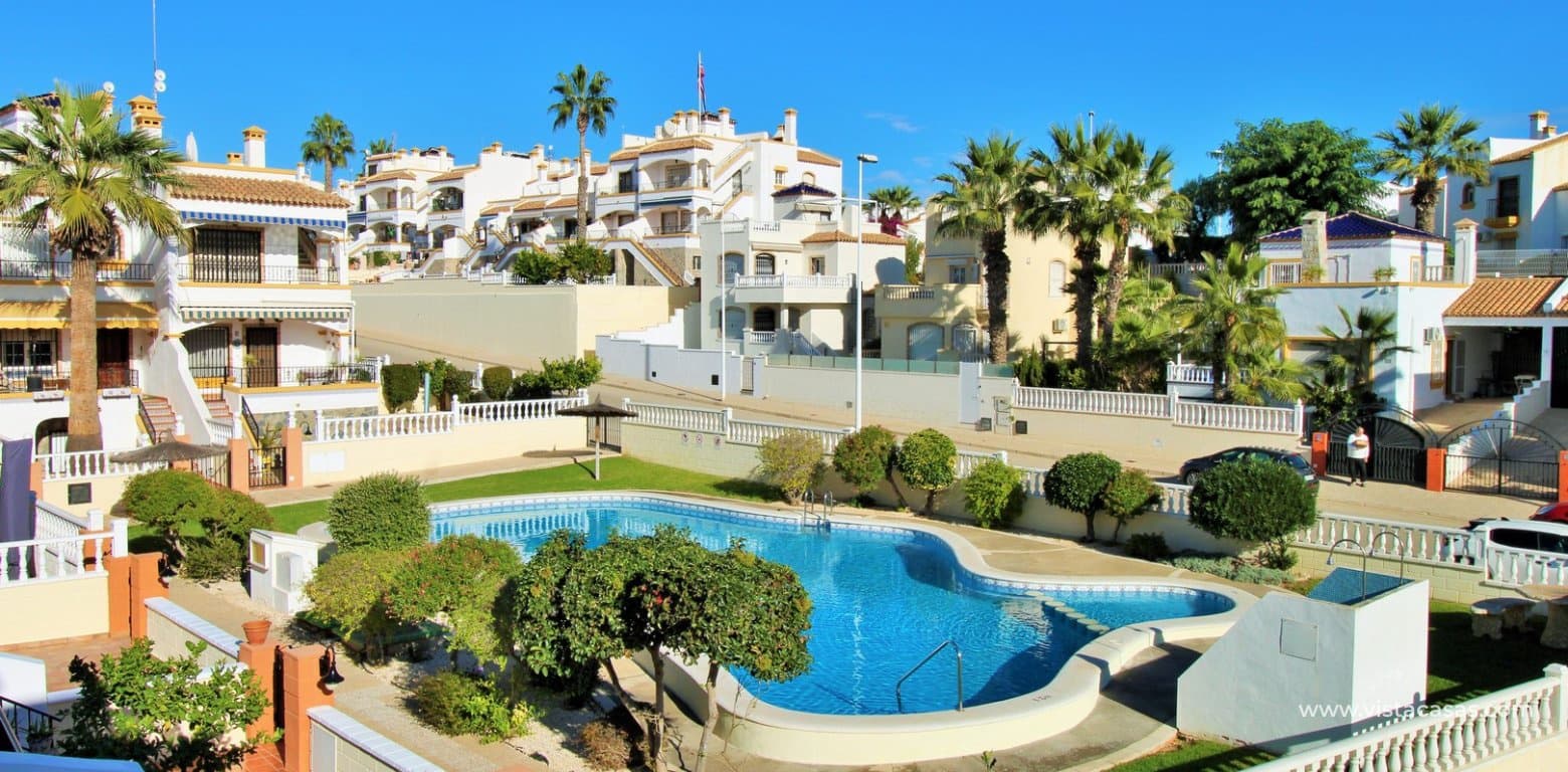 Casa de 2 habitaciones en Villamartin en venta con piscina - 229.995 € (Ref: 9464894)