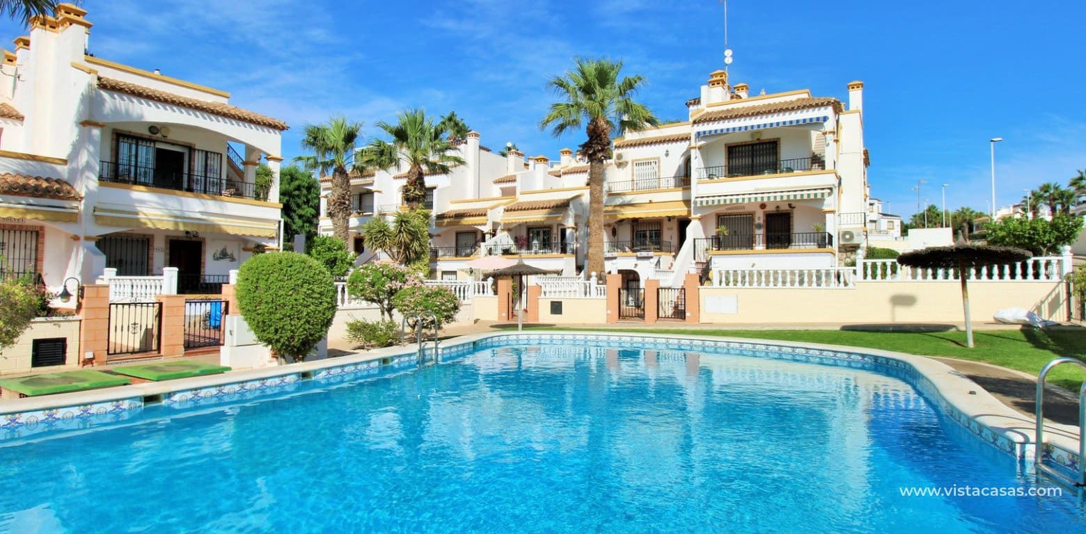 Casa de 2 habitaciones en Villamartin en venta con piscina - 229.995 € (Ref: 9464894)