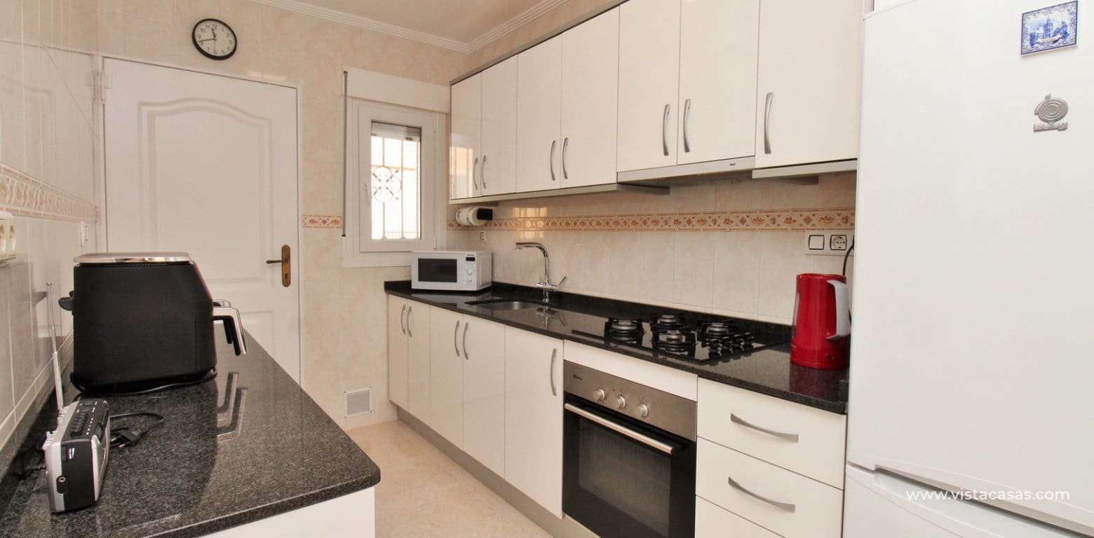 2 soveværelse Bungalow til salg i Villamartin med swimmingpool - € 259.000 (Ref: 9467630)