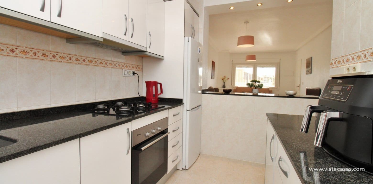 2 soveværelse Bungalow til salg i Villamartin med swimmingpool - € 259.000 (Ref: 9467630)