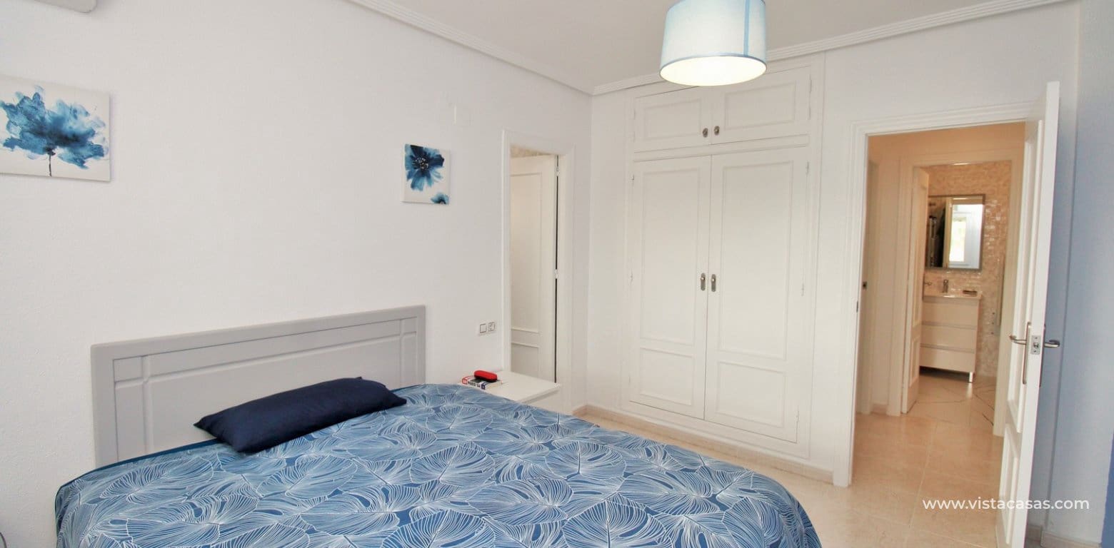 2 soveværelse Bungalow til salg i Villamartin med swimmingpool - € 259.000 (Ref: 9467630)