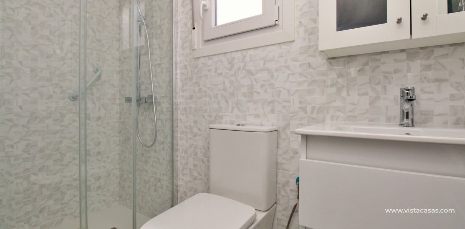 2 soveværelse Bungalow til salg i Villamartin med swimmingpool - € 259.000 (Ref: 9467630)