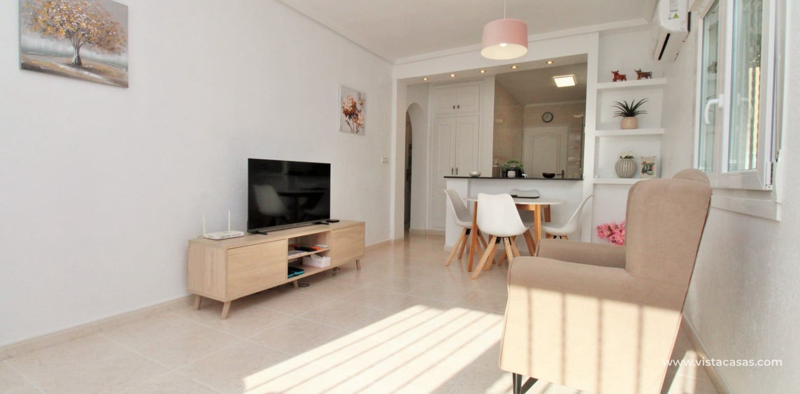 2 soveværelse Bungalow til salg i Villamartin med swimmingpool - € 259.000 (Ref: 9467630)