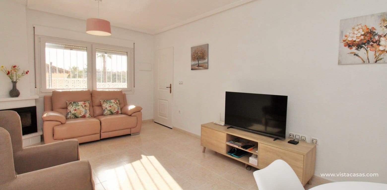 2 soveværelse Bungalow til salg i Villamartin med swimmingpool - € 259.000 (Ref: 9467630)