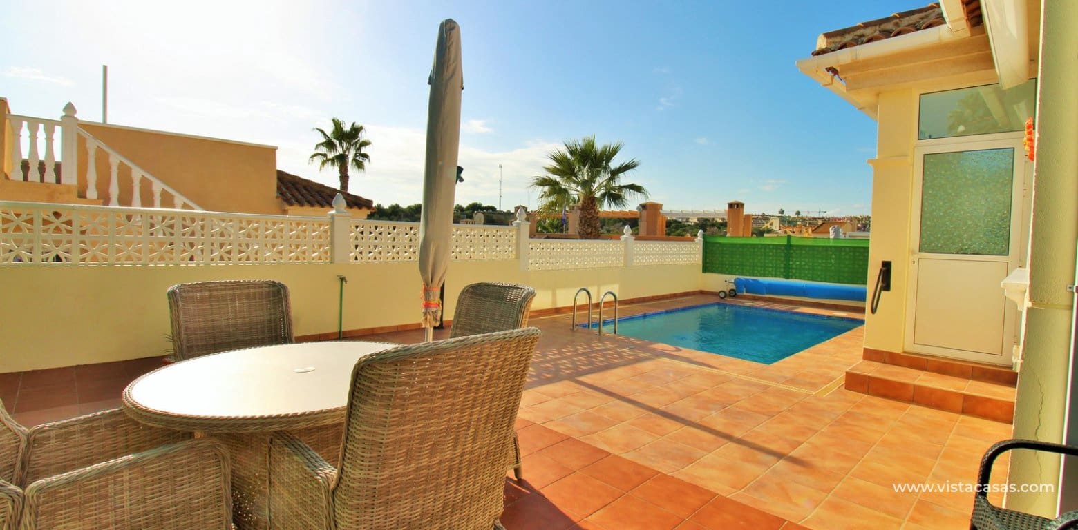 2 soveværelse Bungalow til salg i Villamartin med swimmingpool - € 259.000 (Ref: 9467630)