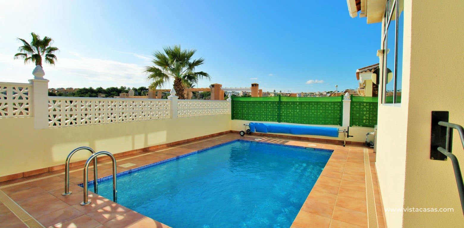 2 soveværelse Bungalow til salg i Villamartin med swimmingpool - € 259.000 (Ref: 9467630)