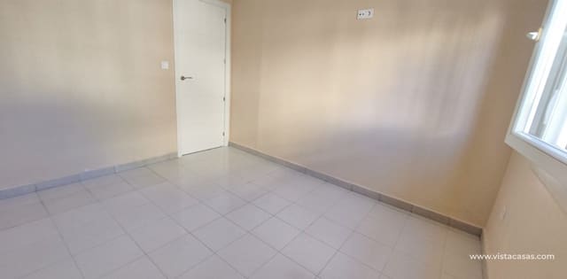 Casa de 3 habitaciones en Los Balcones en venta - 149.000 € (Ref: 9468832)