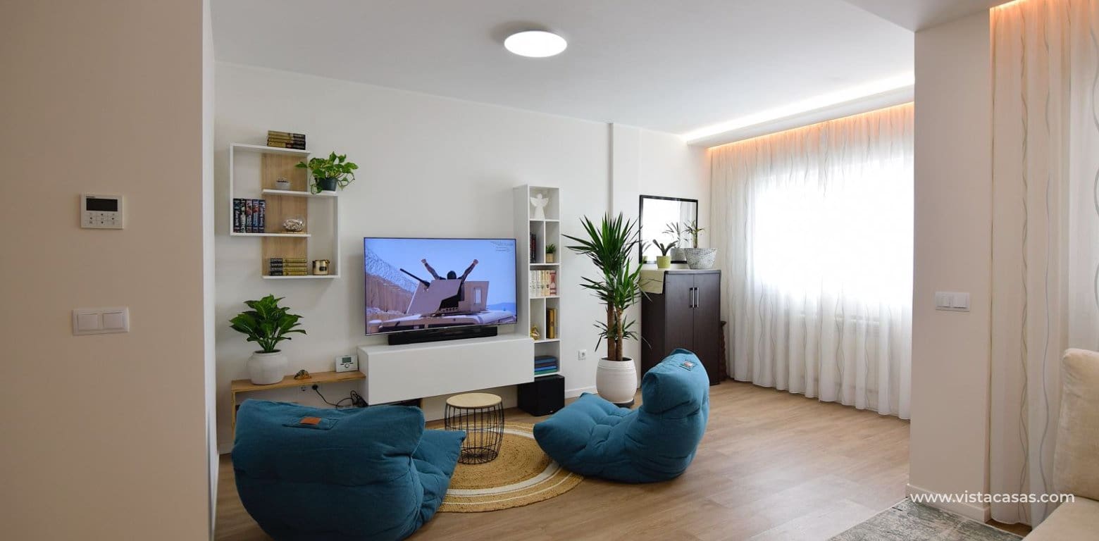 3 bedroom Townhouse for sale in La Florida with pool - € 249,000 (Ref: 9469994)