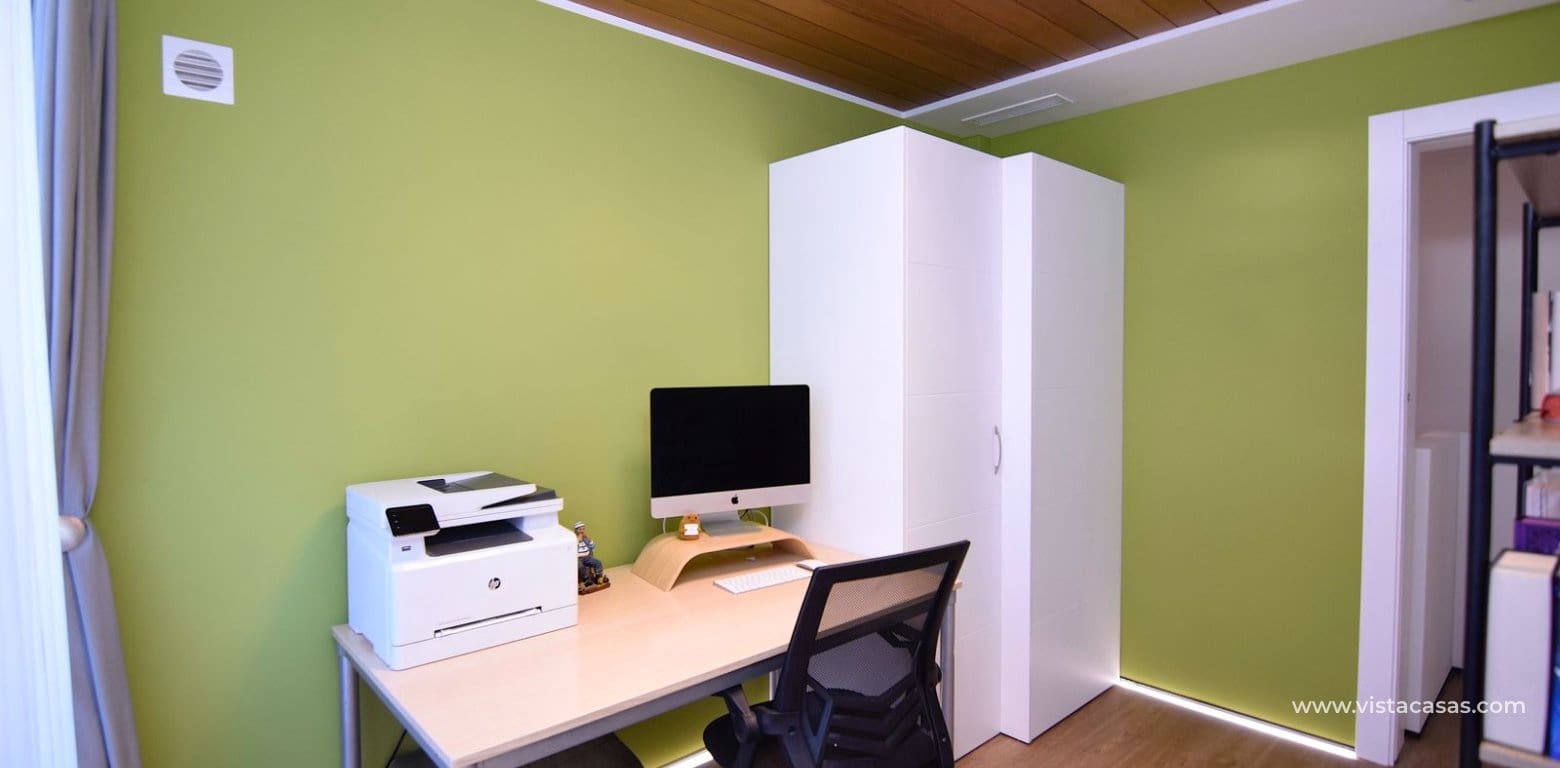 3 bedroom Townhouse for sale in La Florida with pool - € 249,000 (Ref: 9469994)