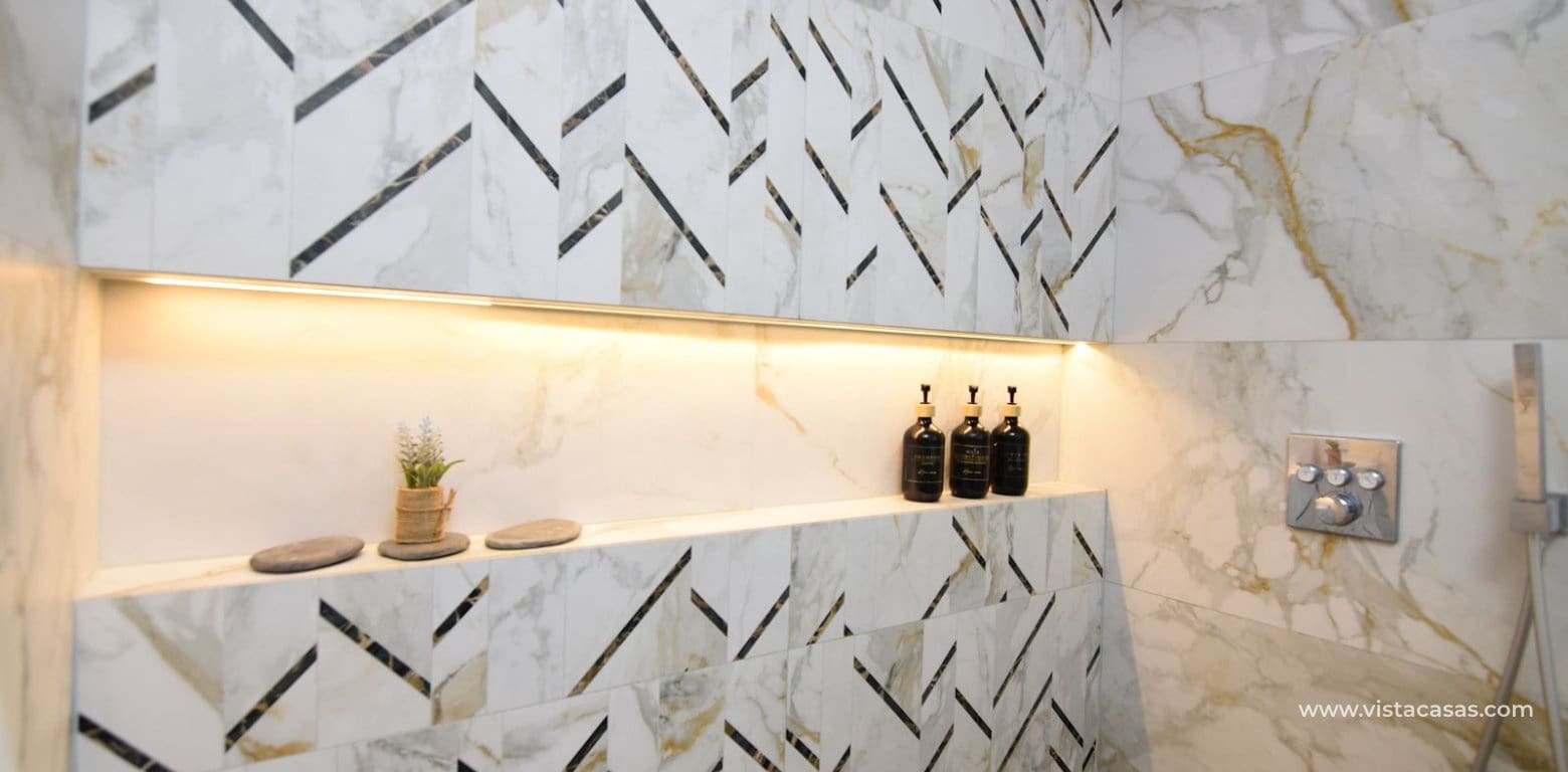 3 bedroom Townhouse for sale in La Florida with pool - € 249,000 (Ref: 9469994)