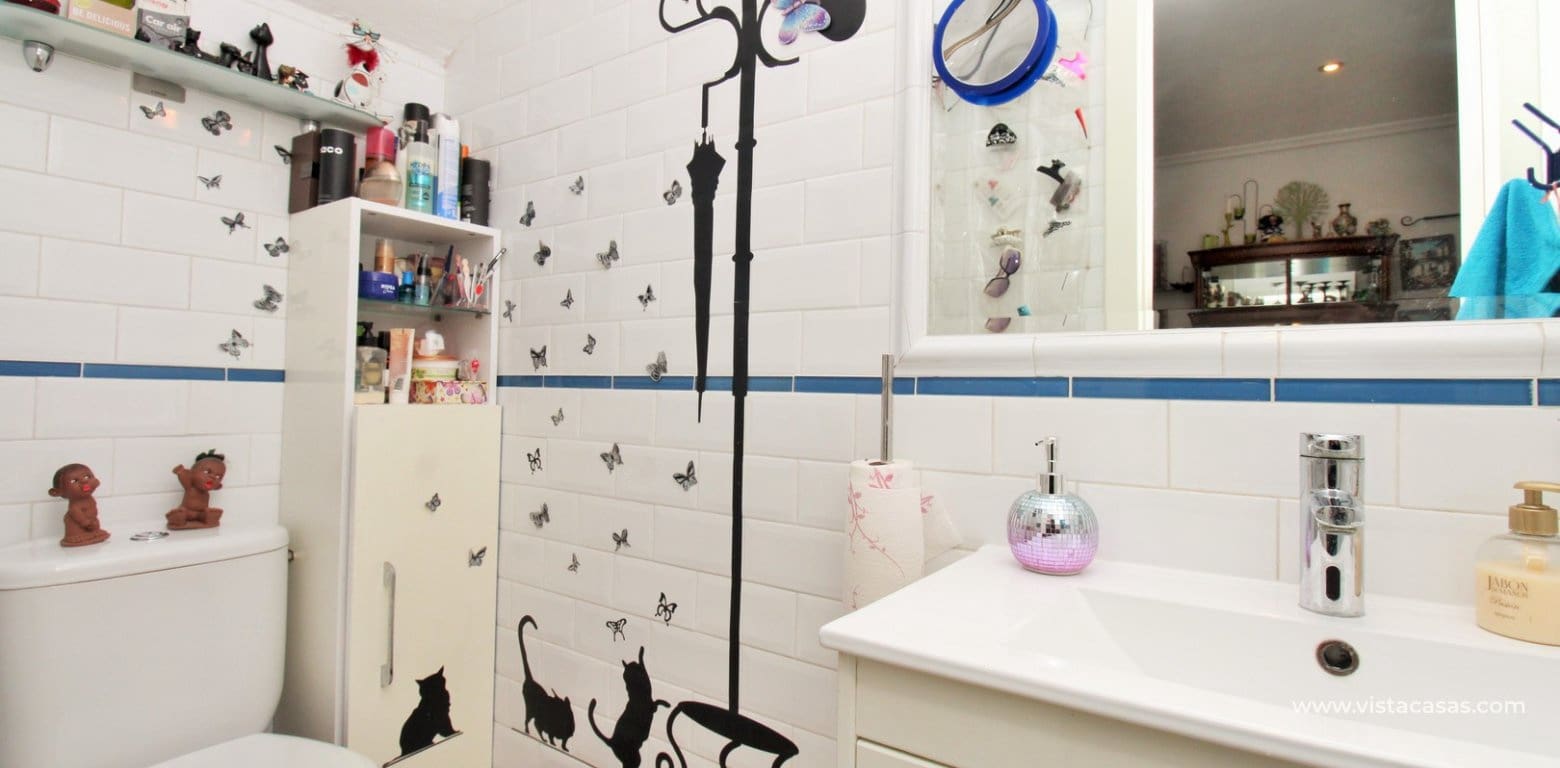 2 bedroom Townhouse for sale in Villamartin with pool - € 225,000 (Ref: 9487147)