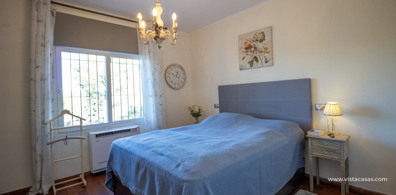 2 slaapkamer Villa te koop in Villamartin - € 299.000 (Ref: 9495287)