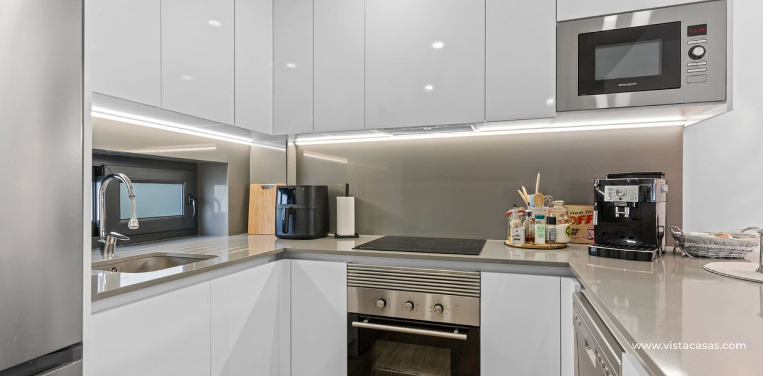 Apartamento de 2 habitaciones en Villamartin en venta - 228.995 € (Ref: 9504661)