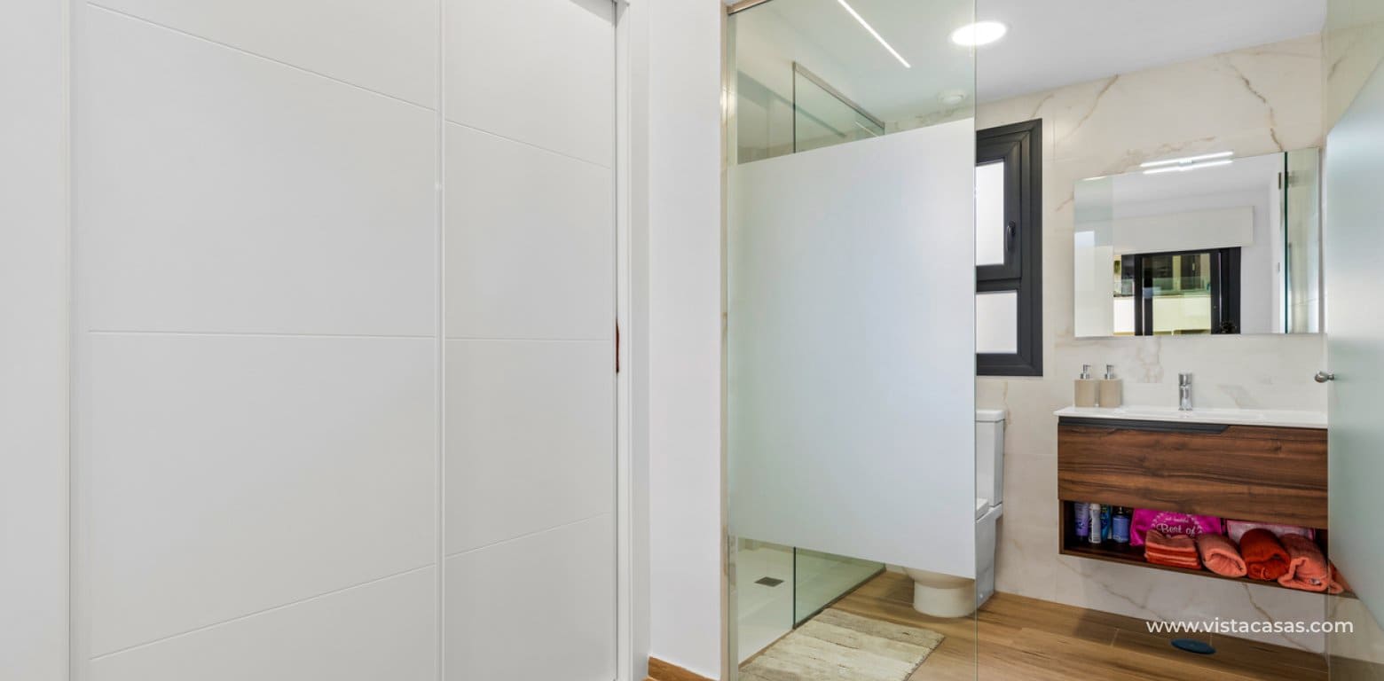 Apartamento de 2 habitaciones en Villamartin en venta - 228.995 € (Ref: 9504661)