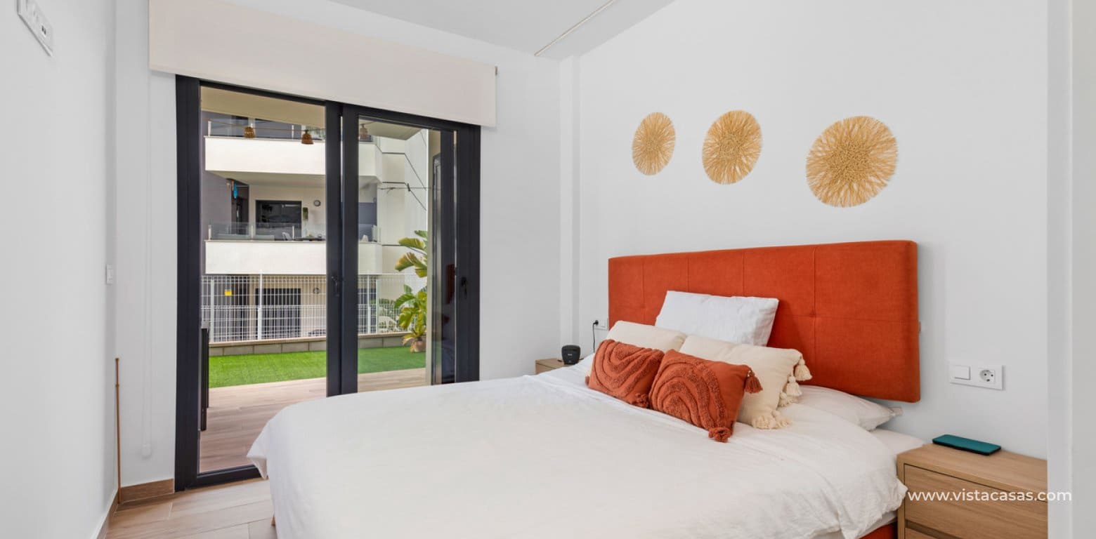 Apartamento de 2 habitaciones en Villamartin en venta - 228.995 € (Ref: 9504661)