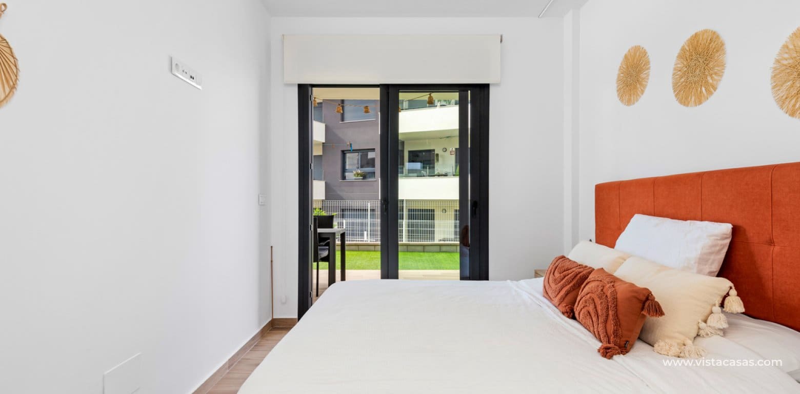 Apartamento de 2 habitaciones en Villamartin en venta - 228.995 € (Ref: 9504661)