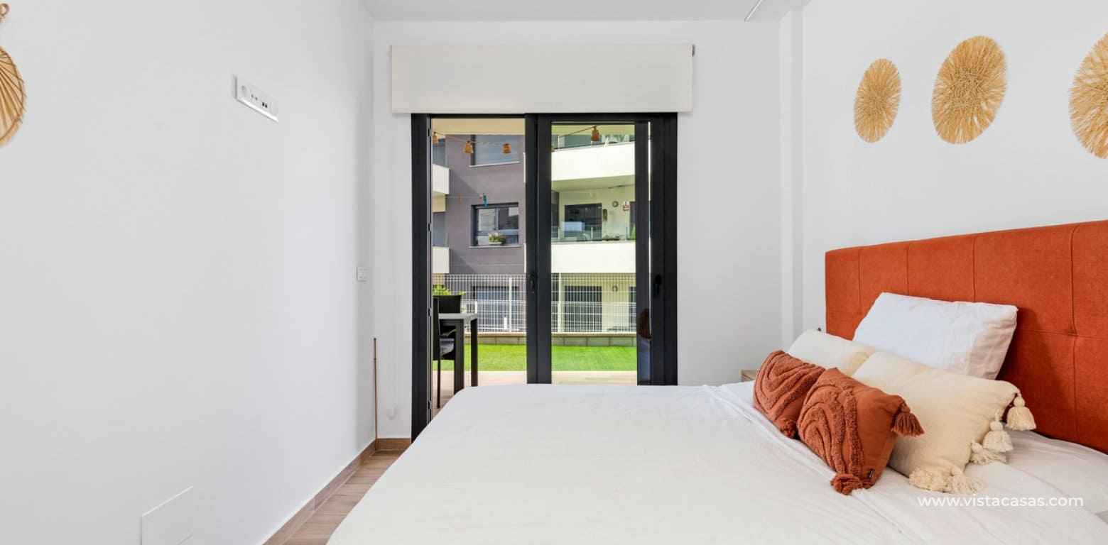 Apartamento de 2 habitaciones en Villamartin en venta - 228.995 € (Ref: 9504661)