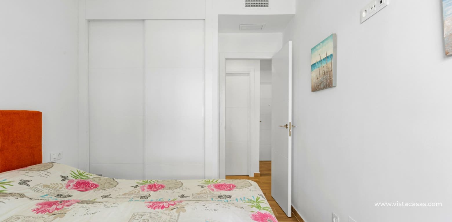 Apartamento de 2 habitaciones en Villamartin en venta - 228.995 € (Ref: 9504661)