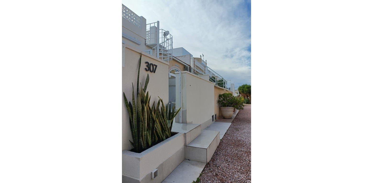 2 bedroom Townhouse for sale in El Chaparral - € 149,000 (Ref: 9509248)